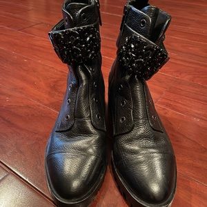 Karl Lagerfeld Paris Winter Broach Ankle Boot Black sz8.5